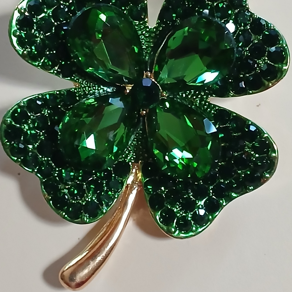 🍀Saint Patricks Day Shamrock Brooch🍀 - Picture 2 of 13